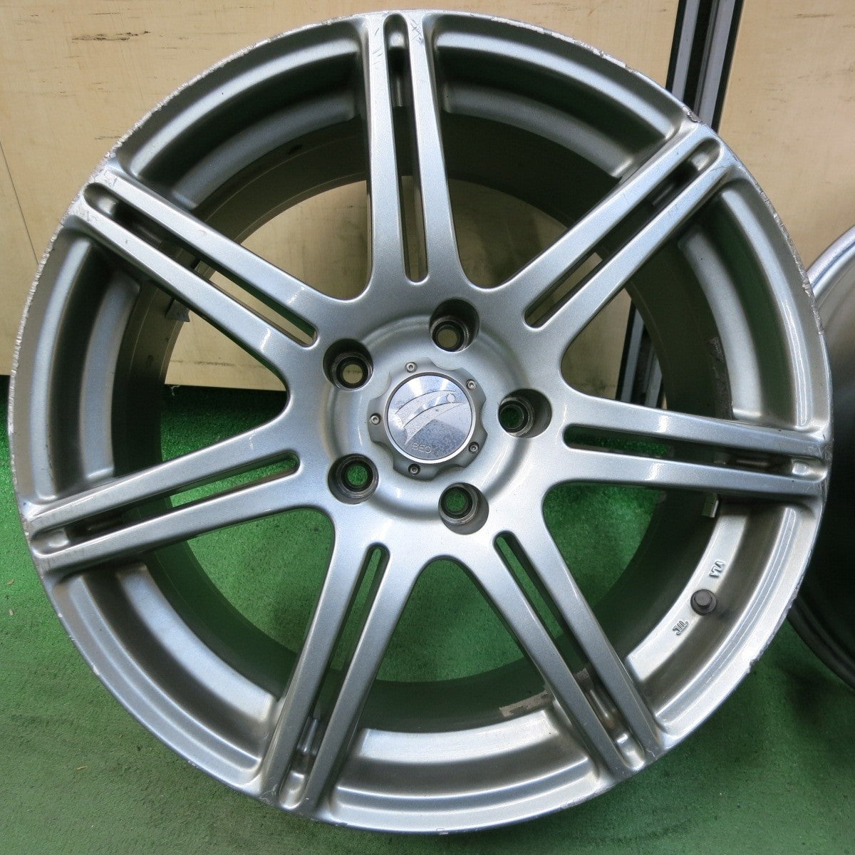 4本価格★BEO ホイール 17インチ ベオ 社外 アルミ 17×8JJ PCD114.3/5H★5021008SYホ