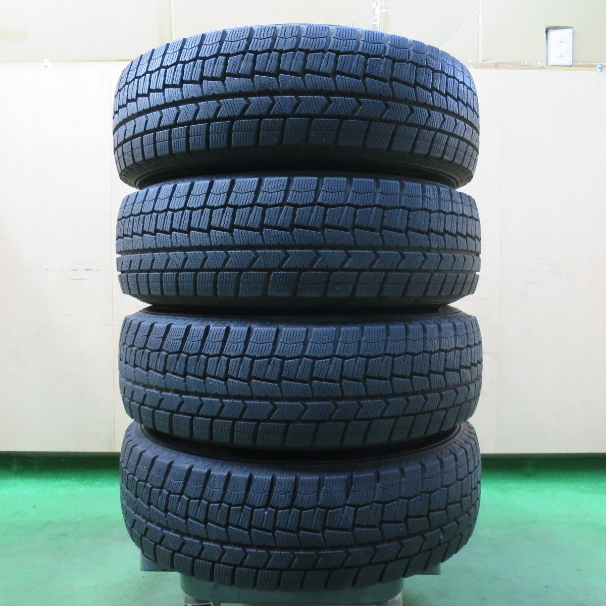 バリ溝!21年!キレイ!9.5分以上★スタッドレス 185/70R14 ダンロップ ウインターマックス WM02 WAREN ヴァーレン 14インチ PCD100/4H★5021114イス