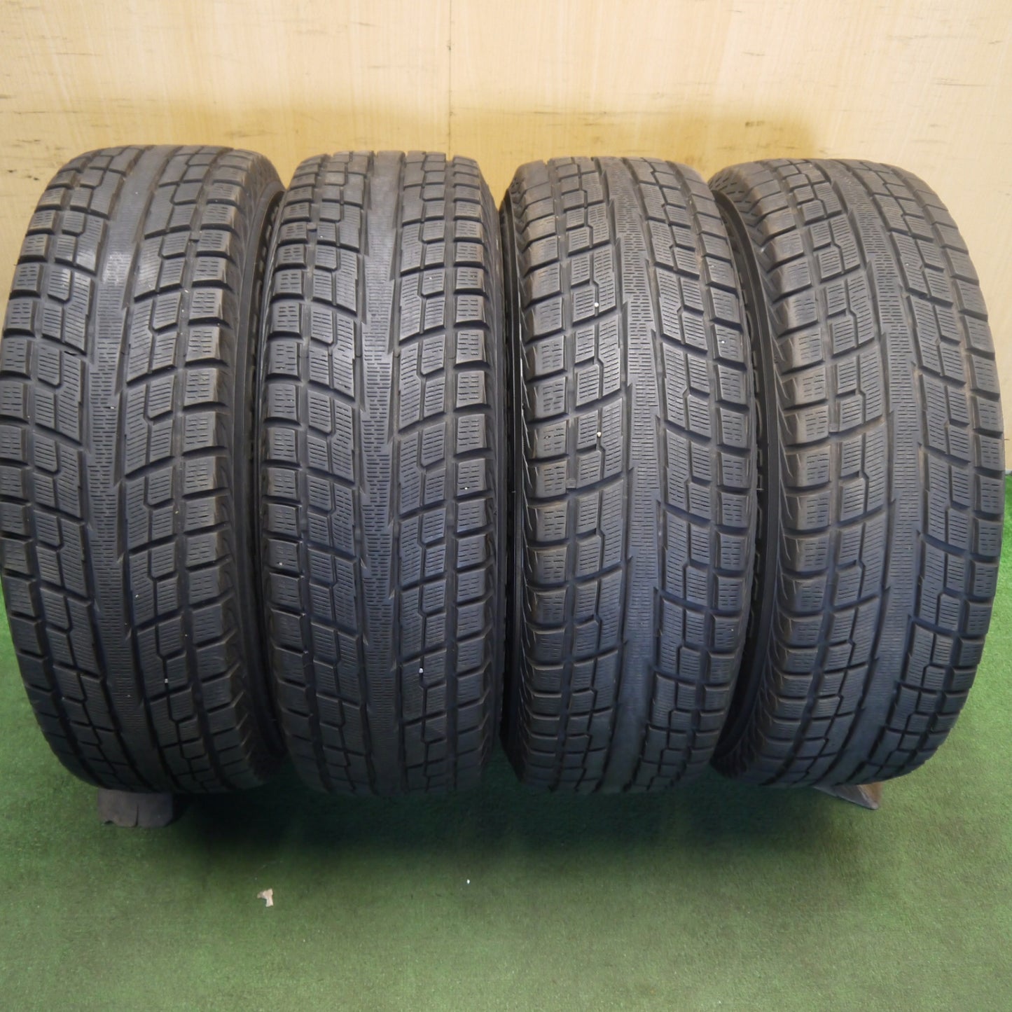 バリ溝!9分★スタッドレス 215/70R16 ヨコハマ ジオランダー i/T-S GRASS グラス 16インチ PCD114.3/5H★6053103KKス