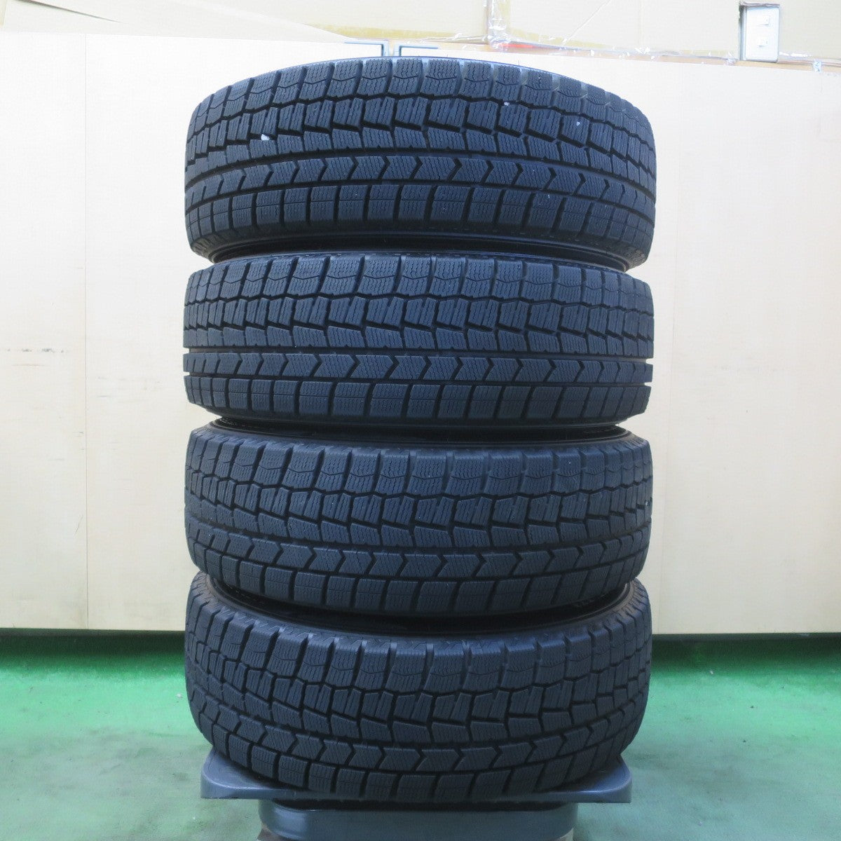 ほぼ未使用!24年★スタッドレス 175/65R14 ダンロップ ウインターマックス WM02 AZ SPORTS AZスポーツ 14インチ PCD100/4H★6052202イス