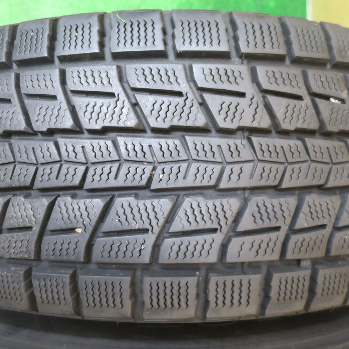 バリ溝!キレイ!9.5分★KEELER FORCE 215/70R16 スタッドレス ダンロップ ウインターマックス SJ8 キーラー フォース 16インチ PCD114.3/5H★5110701NJス