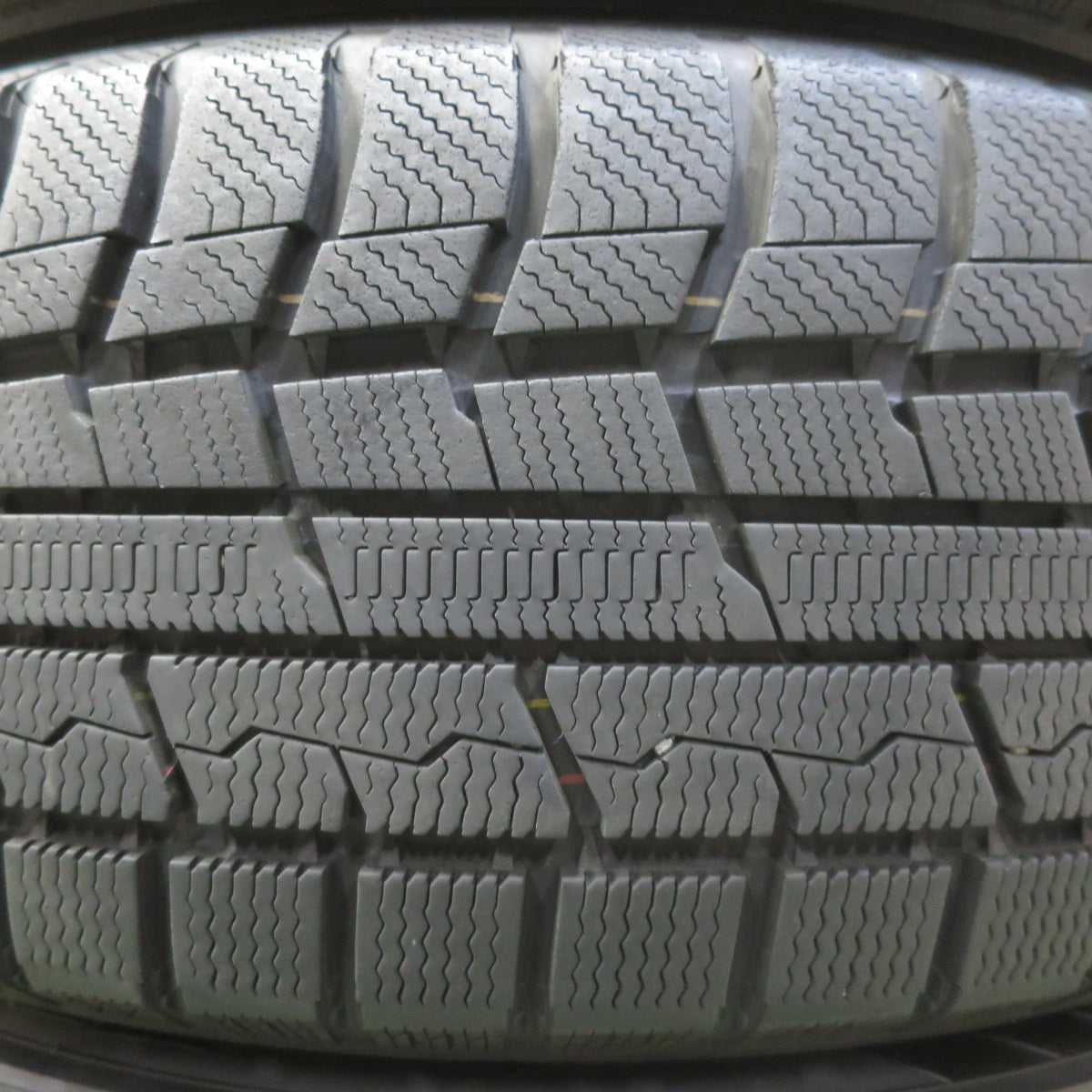 バリ溝!23年!キレイ!9.5分★スタッドレス 225/60R17 トーヨー ウインター トランパス TX Exceeder エクシーダー 17インチ PCD114.3/5H★5093010イス