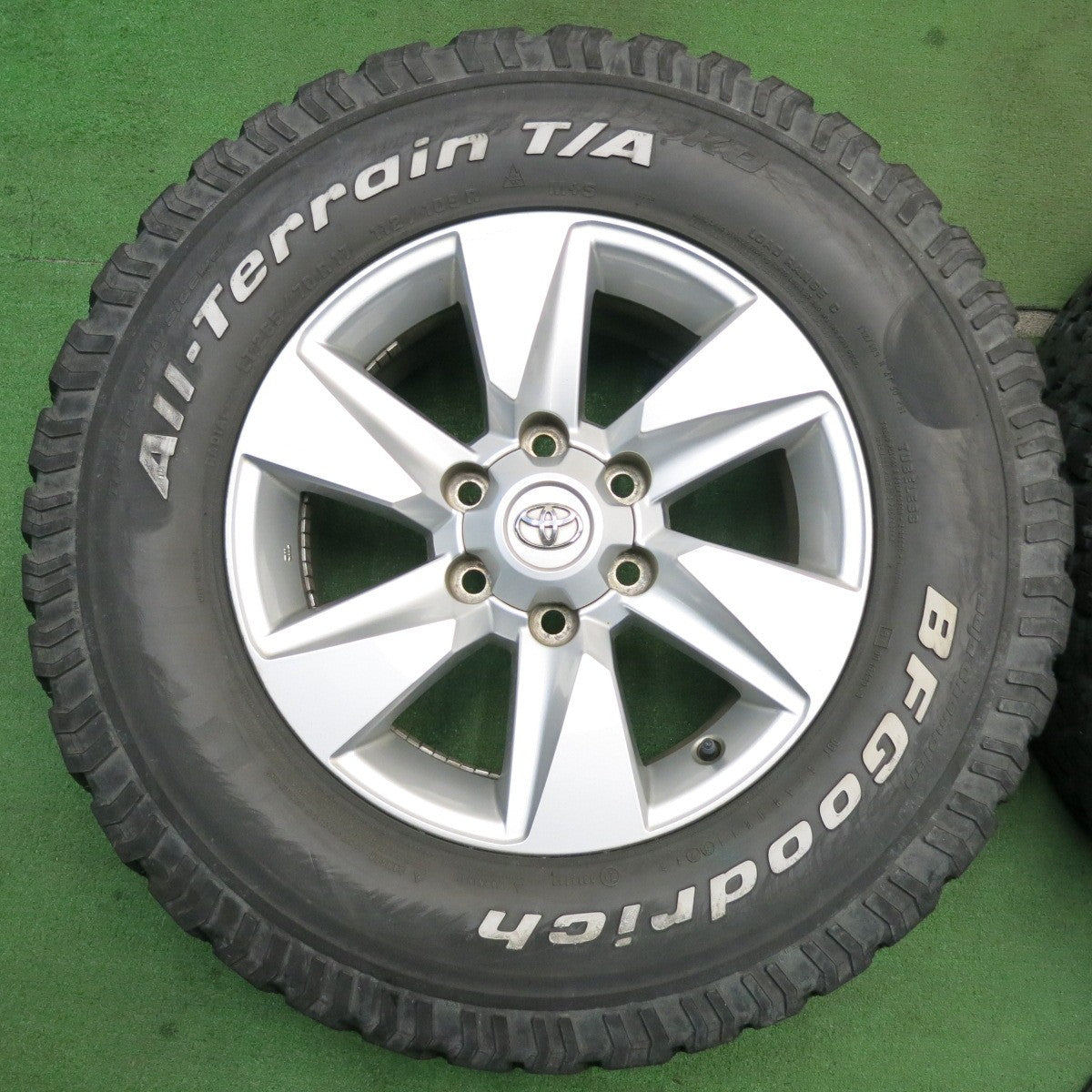 バリ溝!キレイ!8.5分★トヨタ 150系 ランクル プラド 純正 265/70R17 112/109R BFグッドリッチ All-Terrain T/A KO ホワイトレター 17インチ PCD139.7/6H★5051301NJノ