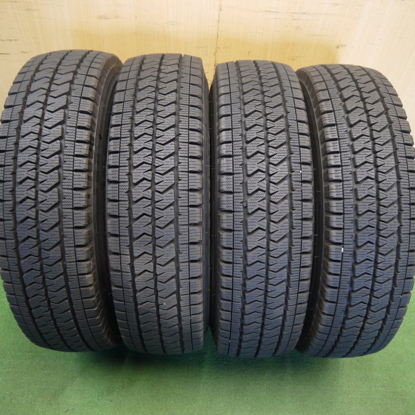 バリ溝!24年!キレイ!9.5分以上★トヨタ タウンエース 等 純正 スチール 165/80R14 97/95N スタッドレス ブリヂストン ブリザック VL10A 14インチ PCD114.3/5H★6042705Hス