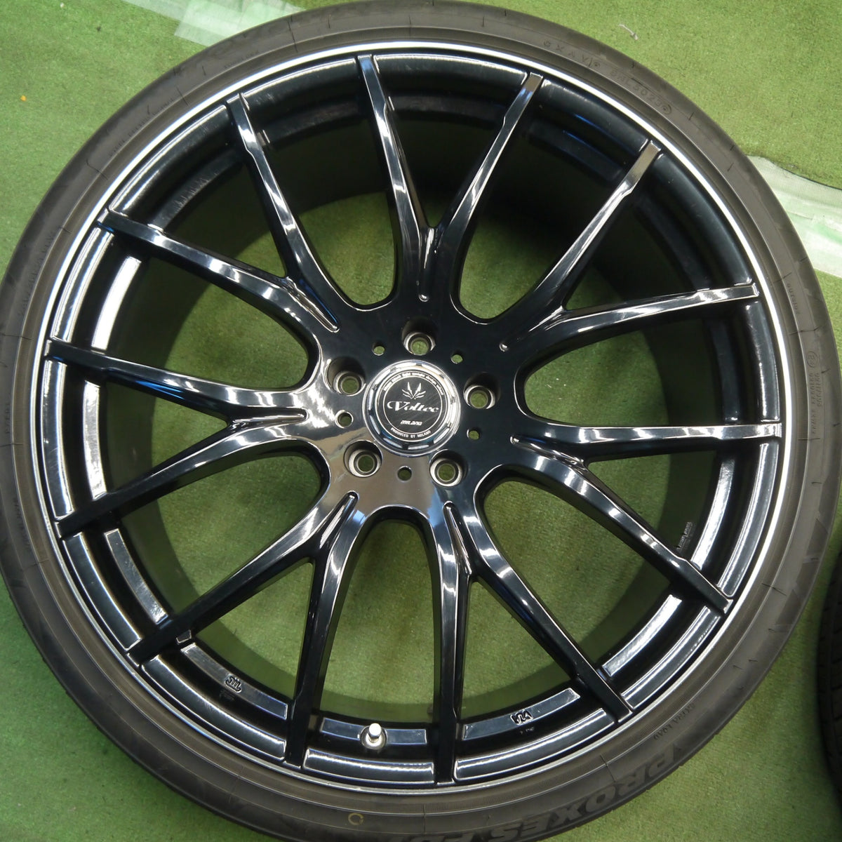 キレイ!23年◎Voltec Milano 245/35R21 トーヨー プロクセス FD1 ボルテック ミラノ 21インチ PCD114.3/5H◎6100906Hノ