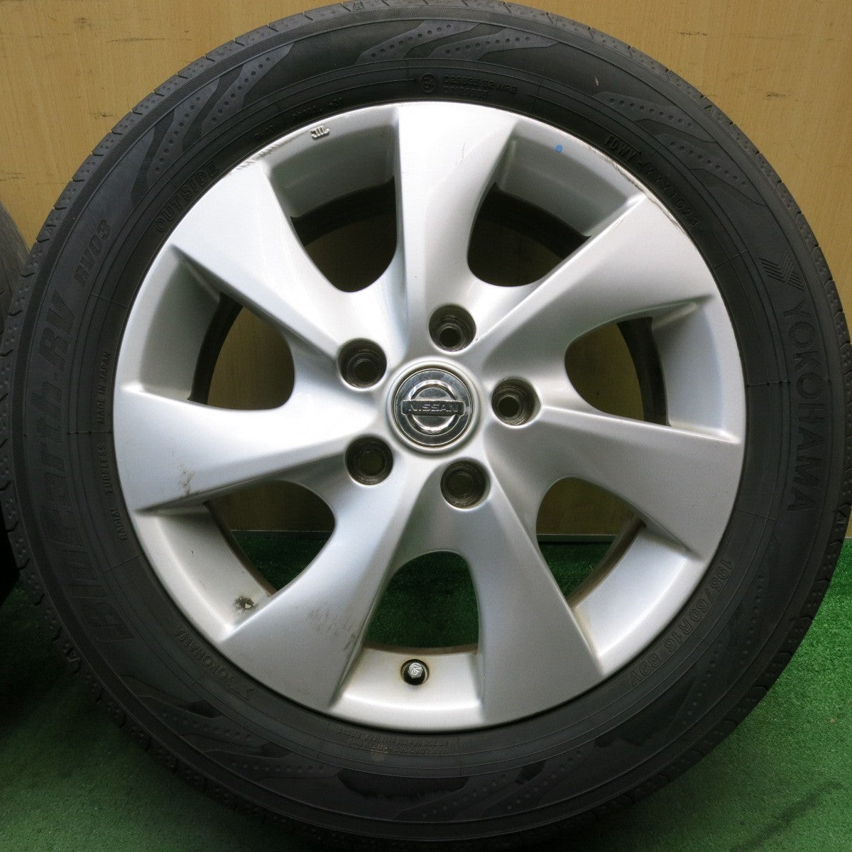 4本価格!23年★日産 C26 セレナ 純正 195/60R16 ヨコハマ BluEarth-RV RV03 ブルーアース 16インチ PCD114.3/5H★5083111HAノ
