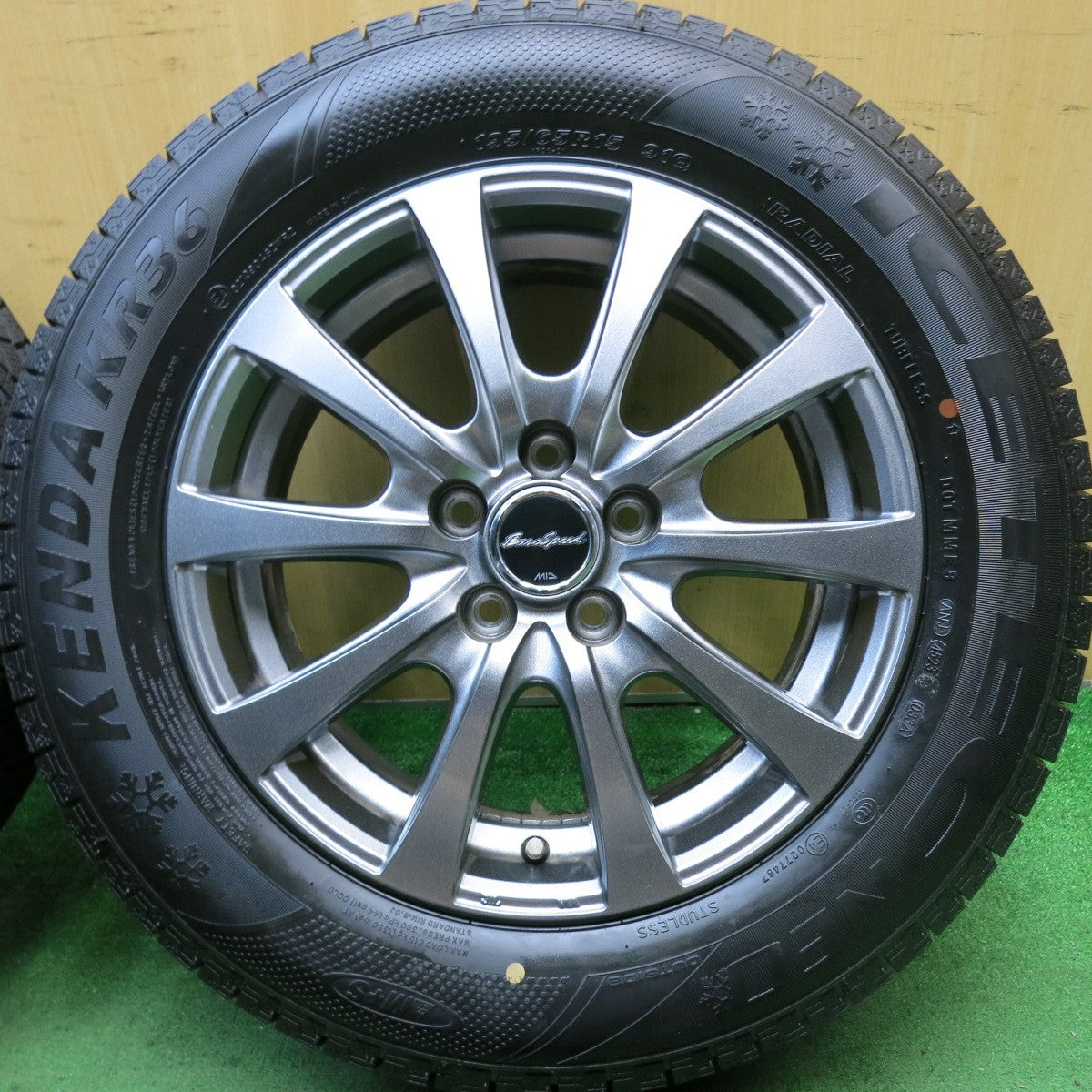 バリ溝!23年!キレイ!9.5分★プリウス 等 195/65R15 スタッドレス ケンダ KR36 アイステック ネオ EuroSpeed MID ユーロスピード 15インチ PCD100/5H★5072706HAス