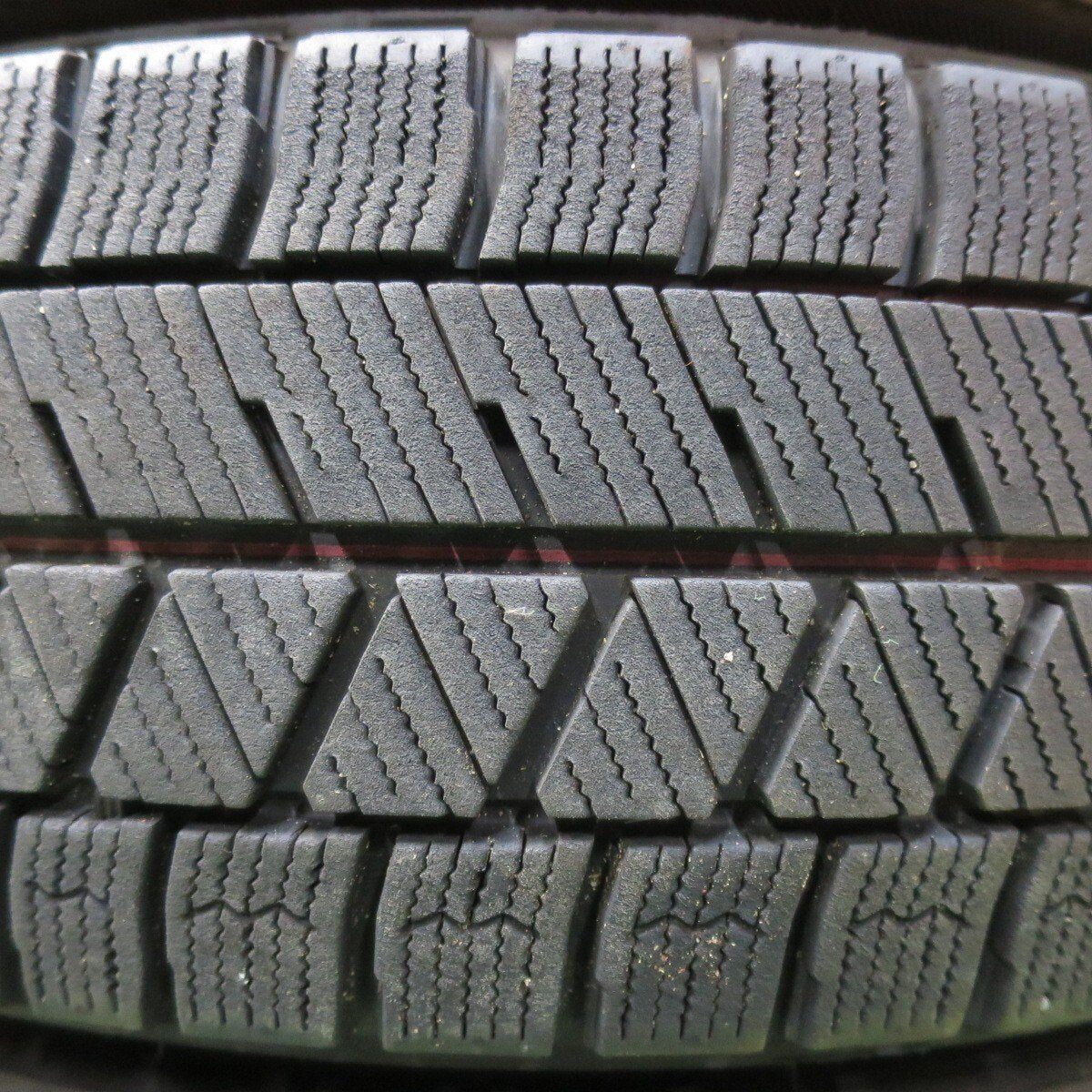 バリ溝!22年!キレイ!8.5分★スタッドレス 155/65R14 ブリヂストン ブリザック VRX3 Treffer トレファー 14インチ PCD100/4H★4123019イス
