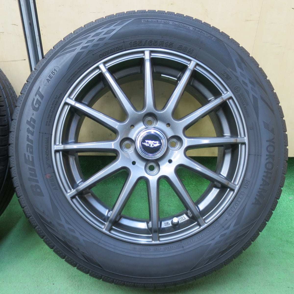 バリ溝!キレイ!9分★185/65R15 ヨコハマ BluEarth-GT AE51 TEAD テッド ブルーアース 15インチ PCD100/4H★5100206イノ
