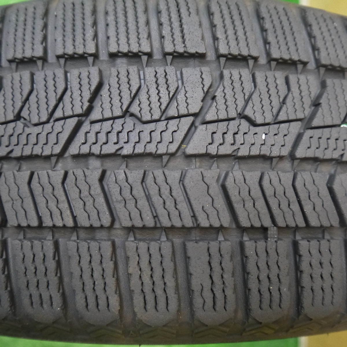 バリ溝!23年!キレイ!8.5分!1本★プリウス シエンタ 等 185/65R15 スタッドレス トーヨー オブザーブ GIZ2 JOKER ジョーカー 15インチ PCD100/5H★5101409Hス