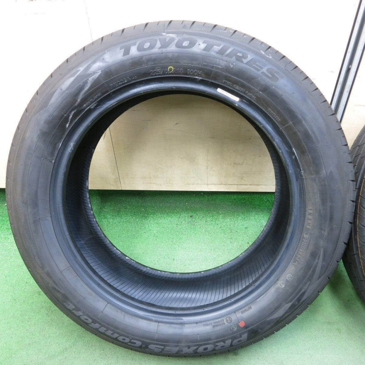 新車外し!25年★225/60R18 トーヨー プロクセス Comfort コンフォート タイヤ 18インチ 40系 アルファード ハリアー RAV4 等★5101501ナノタ