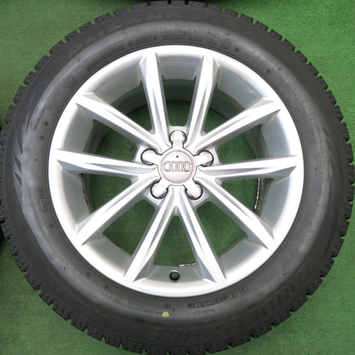 バリ溝!キレイ!9.5分★アウディ TT 8J 純正 235/55R17 スタッドレス ブリヂストン ブリザック VRX 17インチ PCD112/5H★5050501HAス