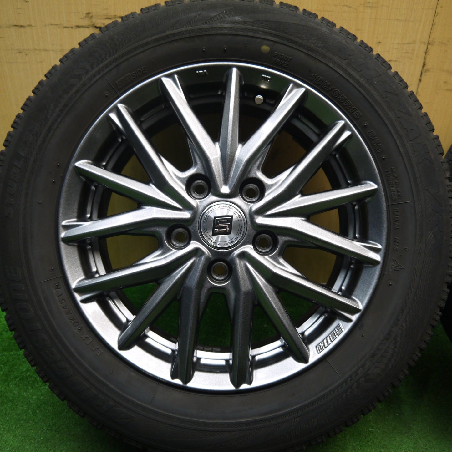 キレイ★スタッドレス 185/65R15 ブリヂストン ブリザック VRX SEIN ザイン 15インチ PCD114.3/5H★5052606Hス