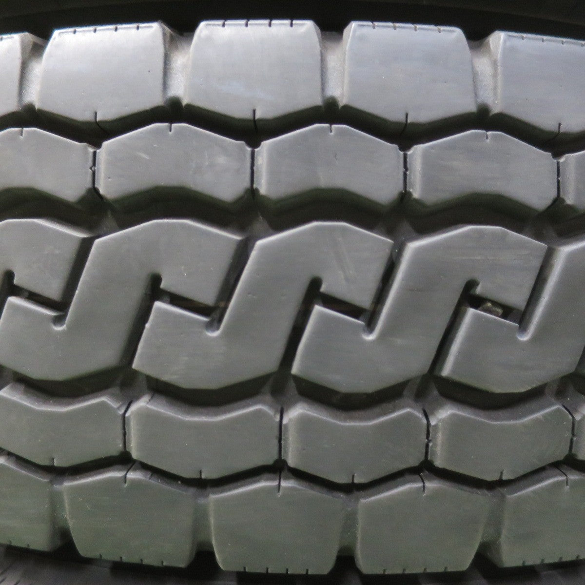 バリ溝!25年!8.5分!6本★トラック タイヤ 205/85R16 117/115N ブリヂストン エコピア M812 ミックス オールシーズン 16インチ★5102312イスタ