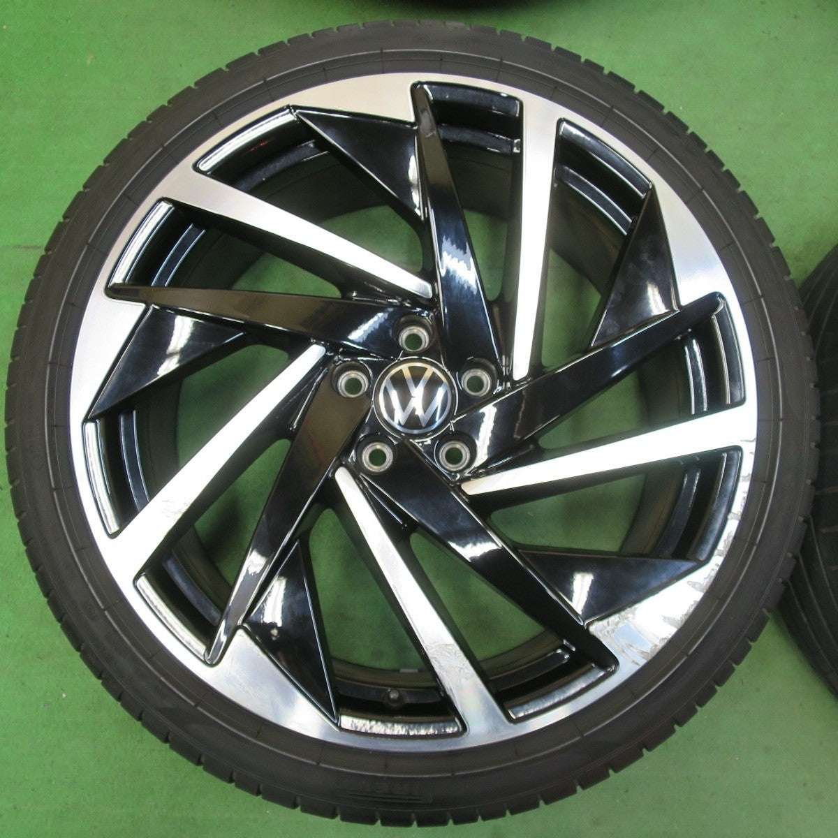 バリ溝!21年!8.5分★ワーゲン アルテオン 純正 245/35R20 ピレリ PZERO TM Pゼロ 20インチ PCD112/5H★5020906IMノ