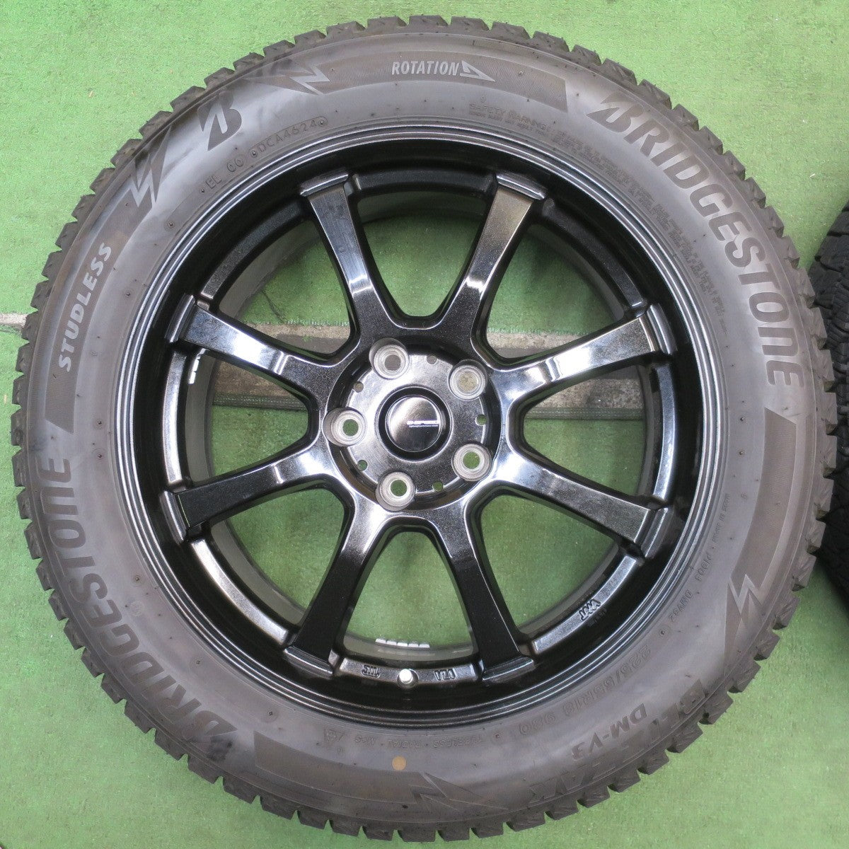 バリ溝!24年!キレイ!9.5分★G-SPEED スタッドレス 225/55R18 ブリヂストン ブリザック DM-V3 Gスピード 18インチ PCD114.3/5H★5092404NJス