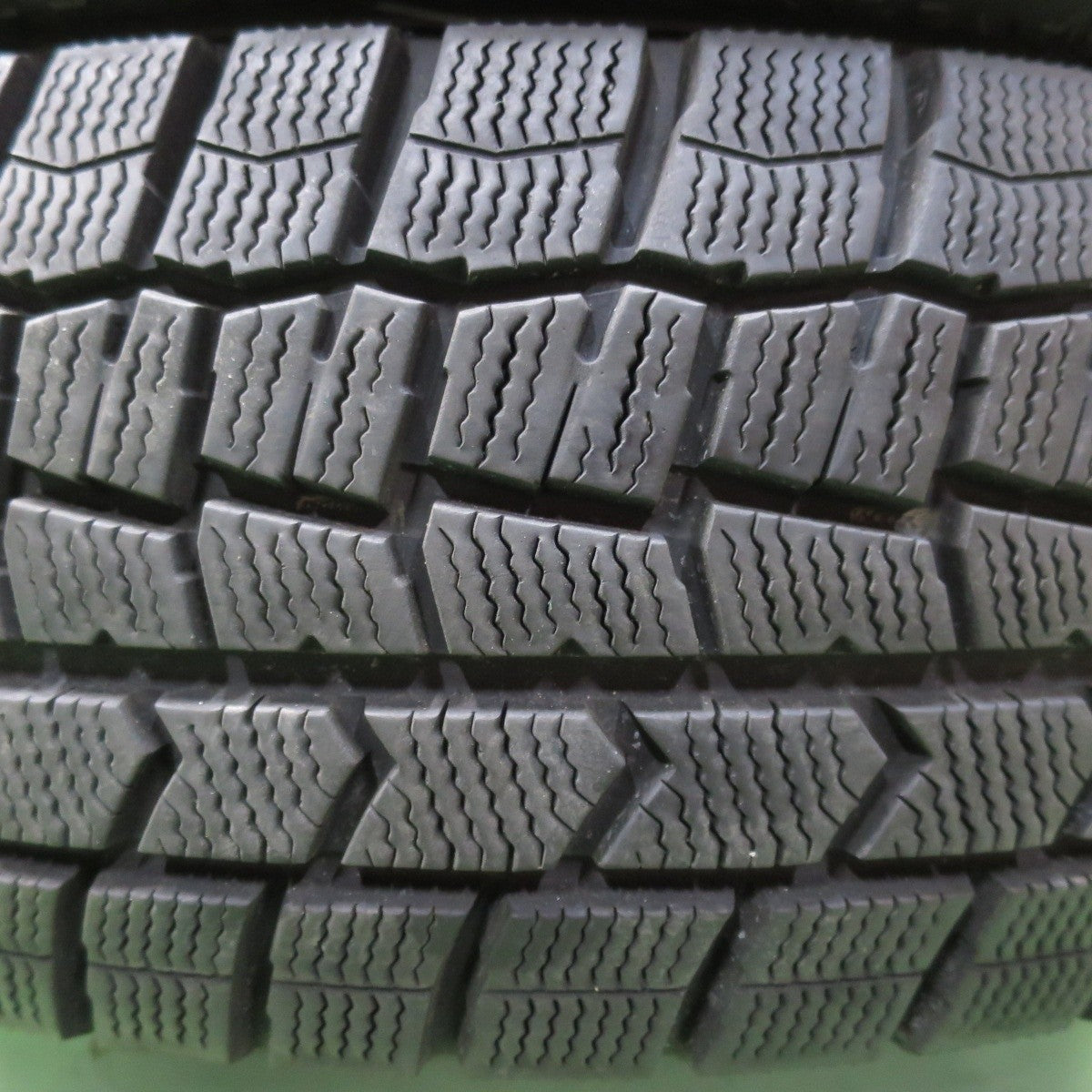 バリ溝!21年!9.5分★スタッドレス 185/65R15 ダンロップ ウインターマックス WM02 15インチ シエンタ ノート アクア フリード ヤリス等★5012404イスタ