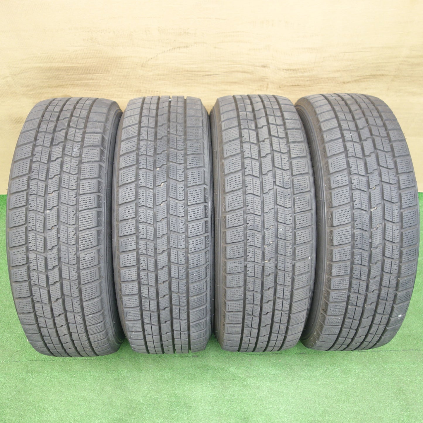 バリ溝!23年!キレイ!9.5分★スタッドレス 215/60R17 グッドイヤー アイスナビ7 JOKER ジョーカー 17インチ PCD114.3/5H★6031402KTス