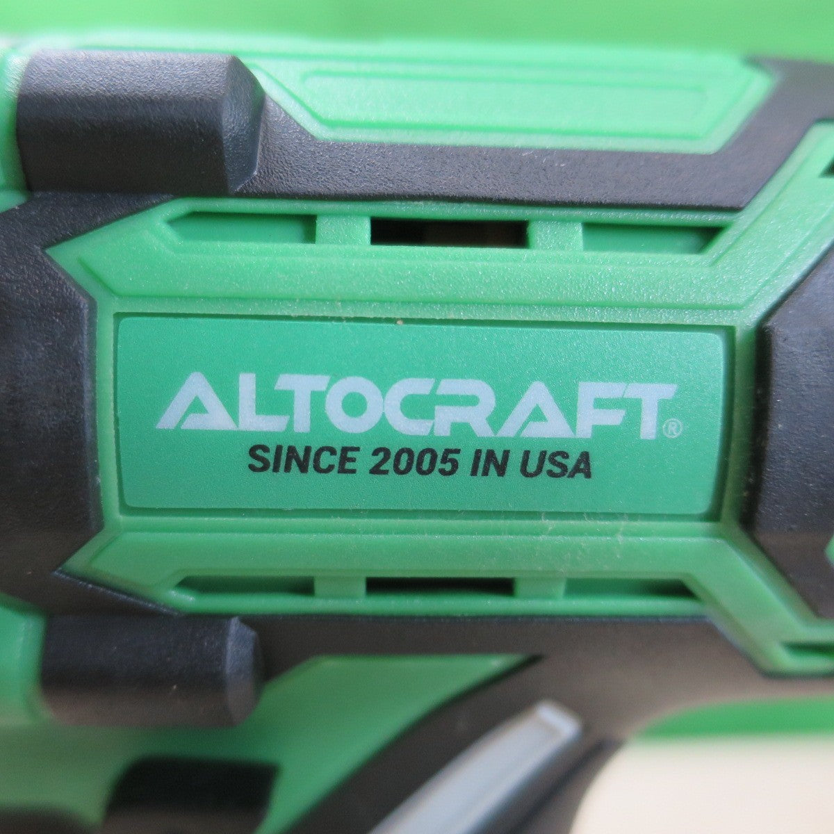 美品☆ALTOCRAFT 20V ブラシレス コードレス インパクトレンチ CIW336 充電式 バッテリー 充電器 アルトクラフト☆