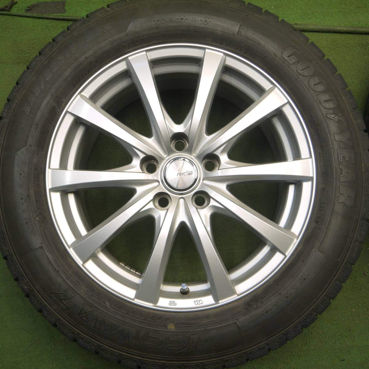 バリ溝!キレイ!8.5分★スタッドレス 225/60R17 グッドイヤー アイスナビ7 ravrion RS01 ラブリオン PCD114.3/5H★4021605Hス