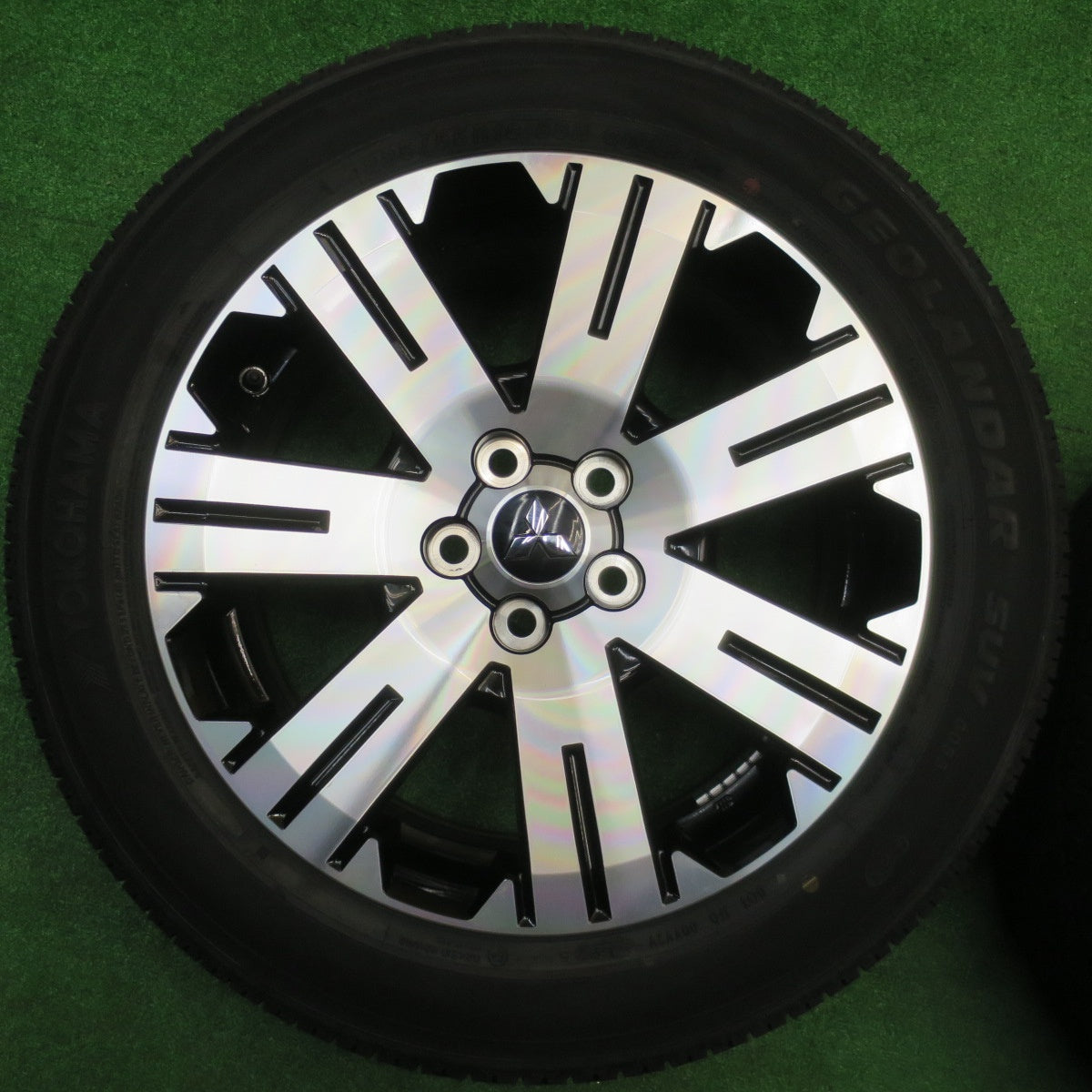 新車外し!25年★三菱 デリカ D:5 純正 225/55R18 ヨコハマ ジオランダー SUV G055 G055E 18インチ D5 PCD114.3/5H★5102205NJノ