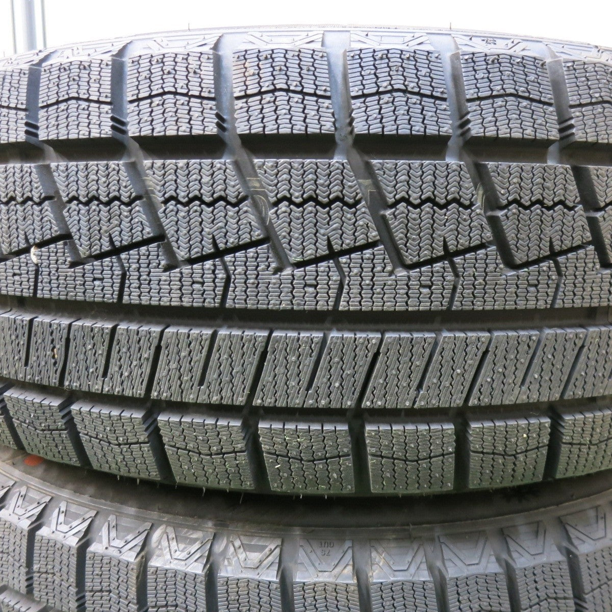 超バリ溝!ほぼ10分★スタッドレス 195/65R15 ネクセン ウィンガード アイス2 スチール ホイール 15インチ PCD100 114.3/5H マルチ★5022609SYス