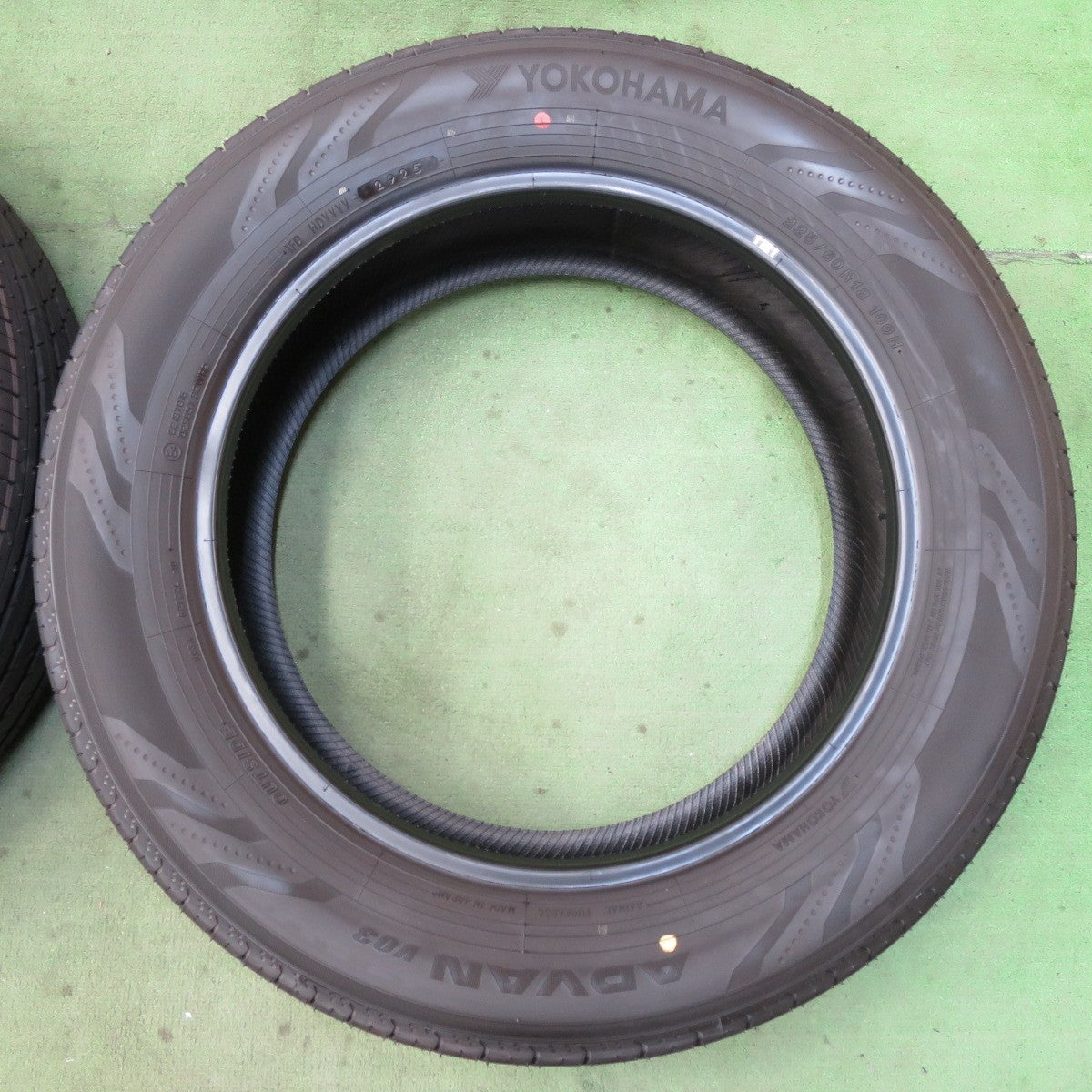 新車外し!25年★225/60R18 ヨコハマ アドバン V03 V03A タイヤ 18インチ 40系 アルファード ヴェルファイア レクサス NX 等★5091110イノタ