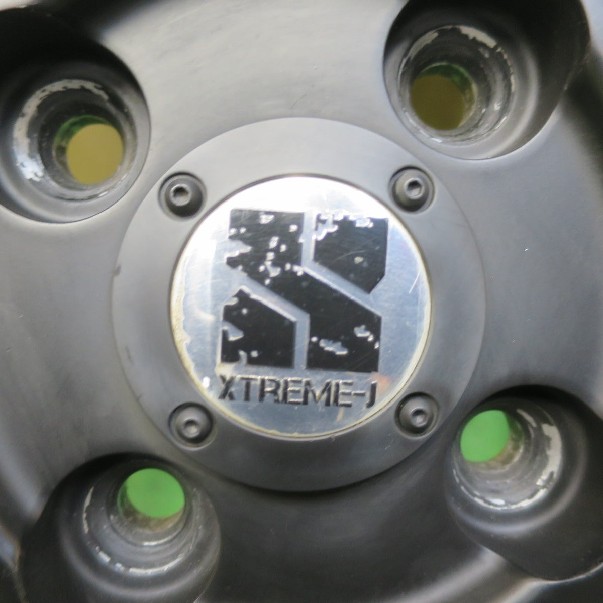 バリ溝!キレイ!ほぼ10分★XTREME-J XJ 165/60R15 スタッドレス ダンロップ ウインターマックス WM01 エクストリームJ 軽サイズ ハスラー 等 PCD100/4H★5082302イス