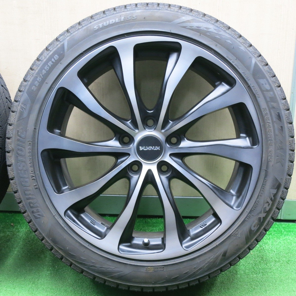 バリ溝!23年!キレイ!9.5分★スタッドレス 225/45R18 ブリヂストン ブリザック VRX3 BALMINUM バルミナ 18インチ PCD114.3/5H★5011904NJス