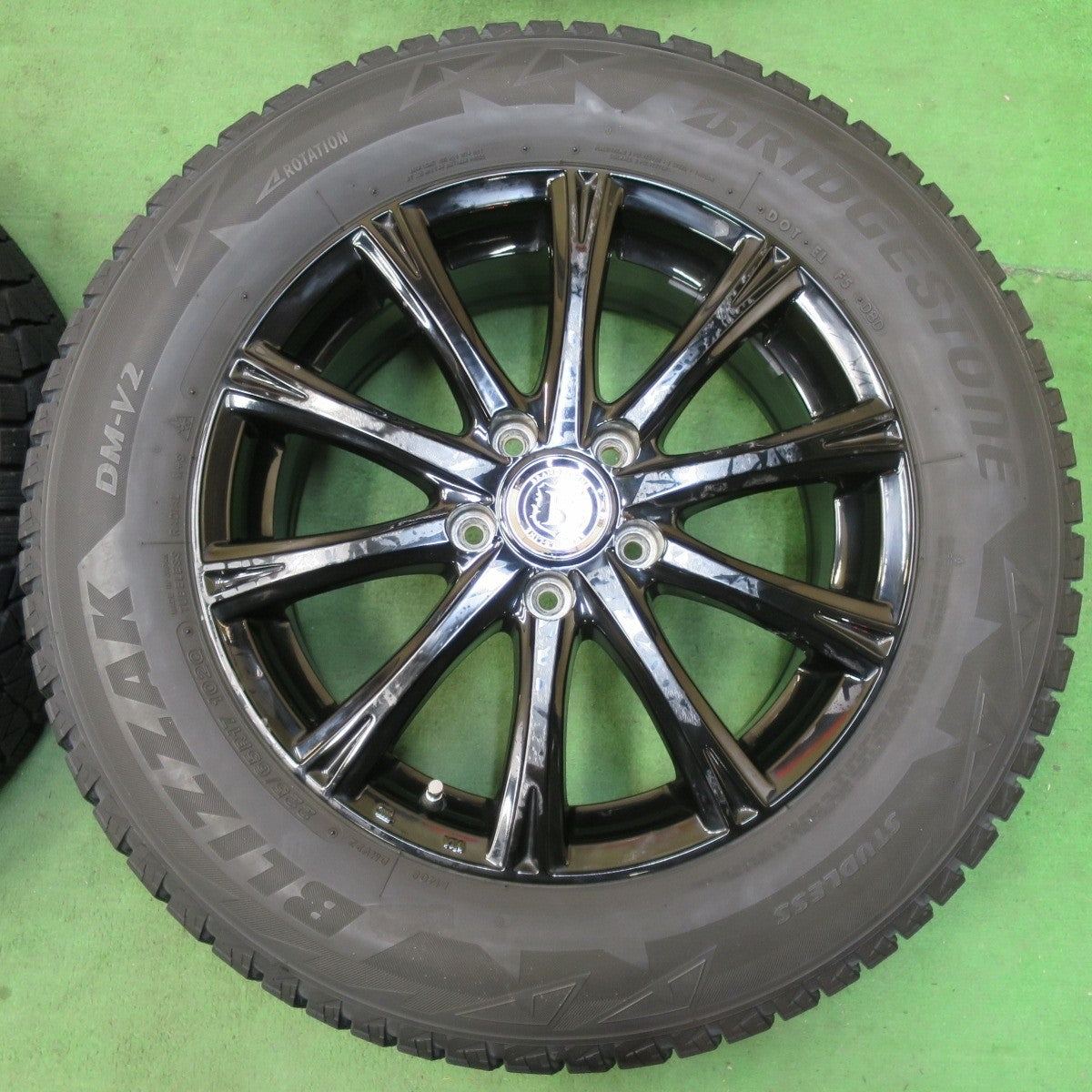 キレイ★スタッドレス 225/65R17 ブリヂストン ブリザック DM-V2 BRANDLE-LINE ブランドル ライン PCD114.3/5H★5011007イス