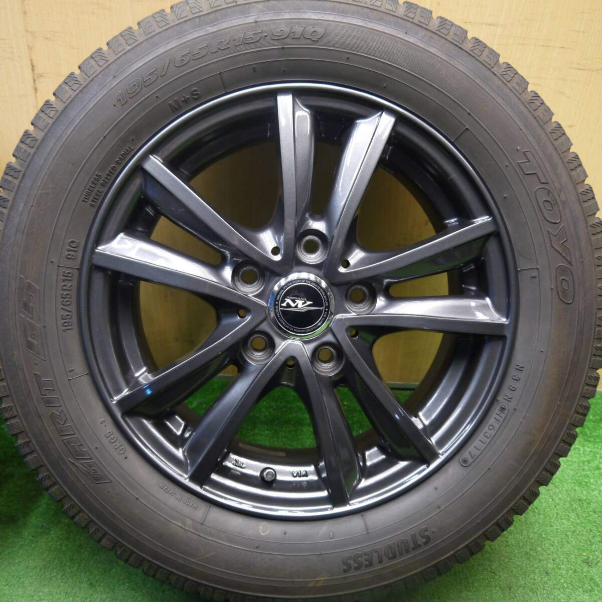 バリ溝!キレイ!9分★スタッドレス 195/65R15 トーヨー ガリット G5 NIRVANA NV ニルバーナ ニルヴァーナ 15インチ PCD114.3/5H★5033102Hス