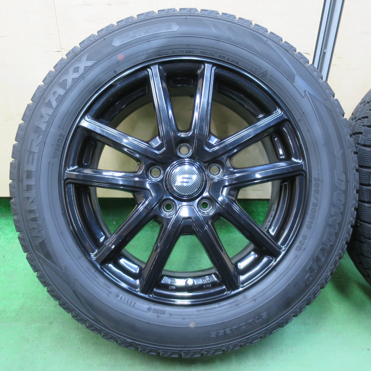バリ溝!キレイ!9分★スタッドレス 205/60R16 ダンロップ ウインターマックス WM02 STRANGER ストレンジャー 16インチ PCD114.3/5H★5041202イス
