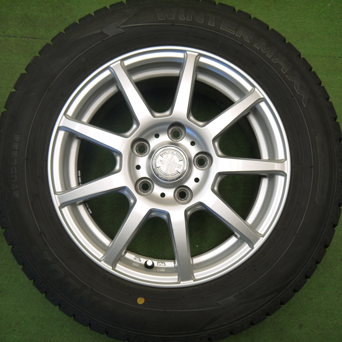 バリ溝!キレイ!9分★スタッドレス 195/65R15 ダンロップ ウインターマックス WM02 ravrion ラブリオン 15インチ PCD114.3/5H★6030402Hス