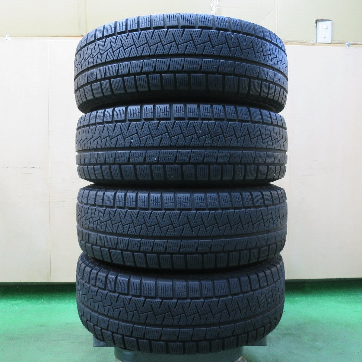 キレイ★スタッドレス 195/65R15 ピレリ アイスアシンメトリコ TEAD テッド 15インチ PCD114.3/5H★5022607イス