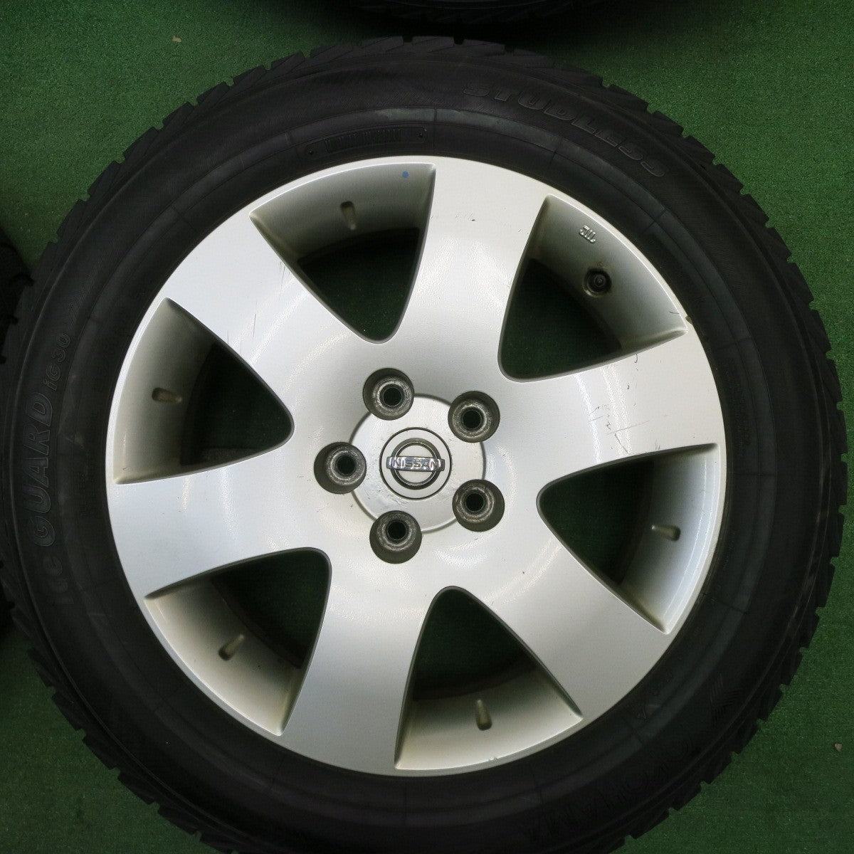 4本価格★日産 プレサージュ 純正 215/60R17 スタッドレス ヨコハマ アイスガード iG30 17インチ PCD114.3/5H★5041802TNス