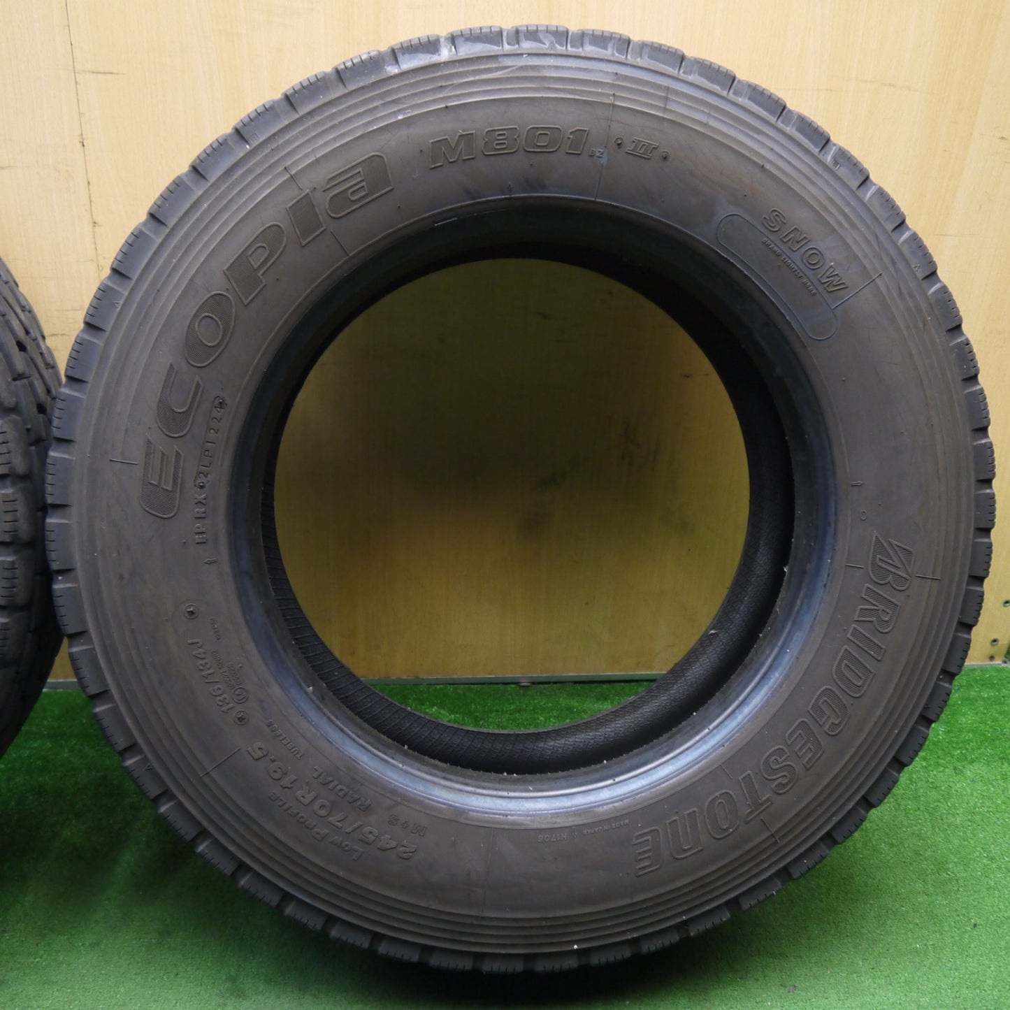 バリ溝!24年!8.5分!2本★トラック タイヤ 245/70R19.5 136/134J ブリヂストン エコピア M801 Ⅱ ミックス オールシーズン 19.5インチ★5061607KKノタ