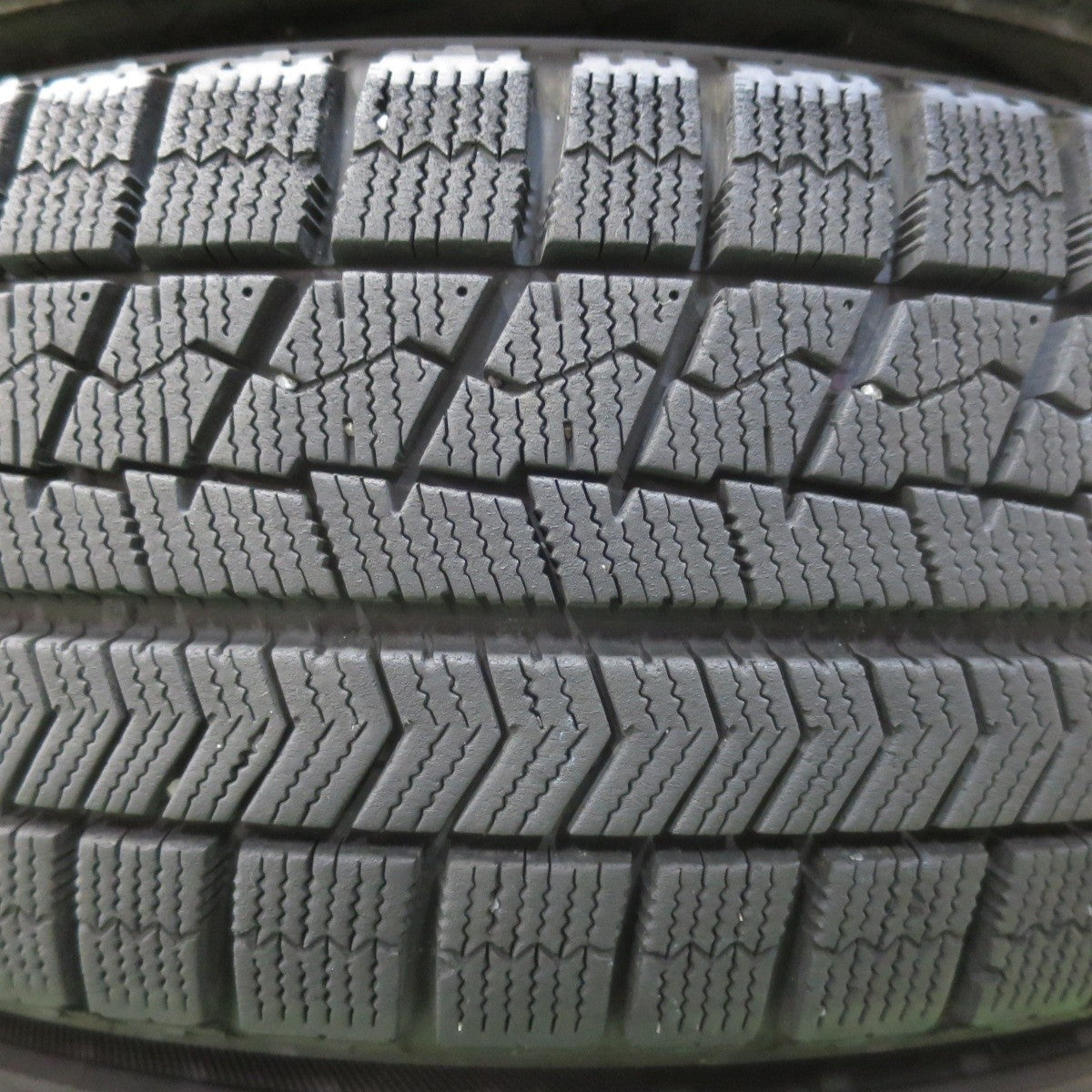 バリ溝!キレイ!9.5分★スタッドレス 185/60R15 ブリヂストン ブリザック VRX MANARAY SPORT マナレイスポーツ 15インチ PCD100/4H★5040706イス