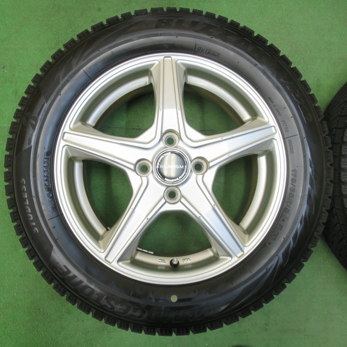 バリ溝!21年!9分★スタッドレス 175/65R15 ブリヂストン ブリザック VRX2 BALMINUM バルミナ PCD100/4H★4110906イス
