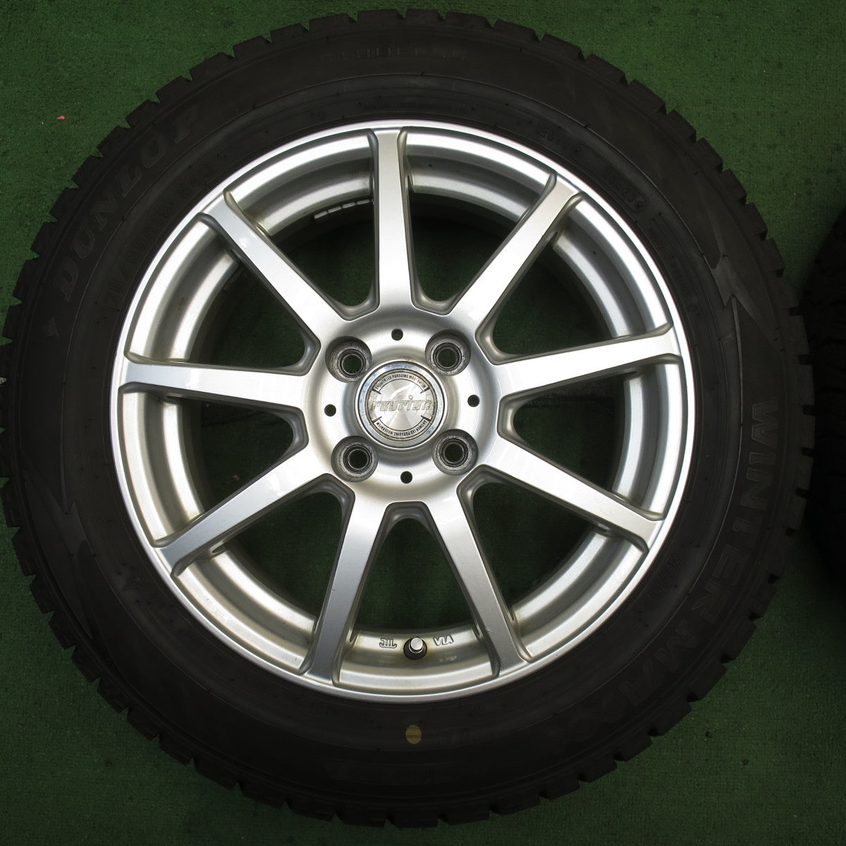 バリ溝!23年!キレイ!9.5分★スタッドレス 175/65R15 ダンロップ ウインターマックス WM02 ravrion ラブリオン 15インチ PCD100/4H★5081111NJス