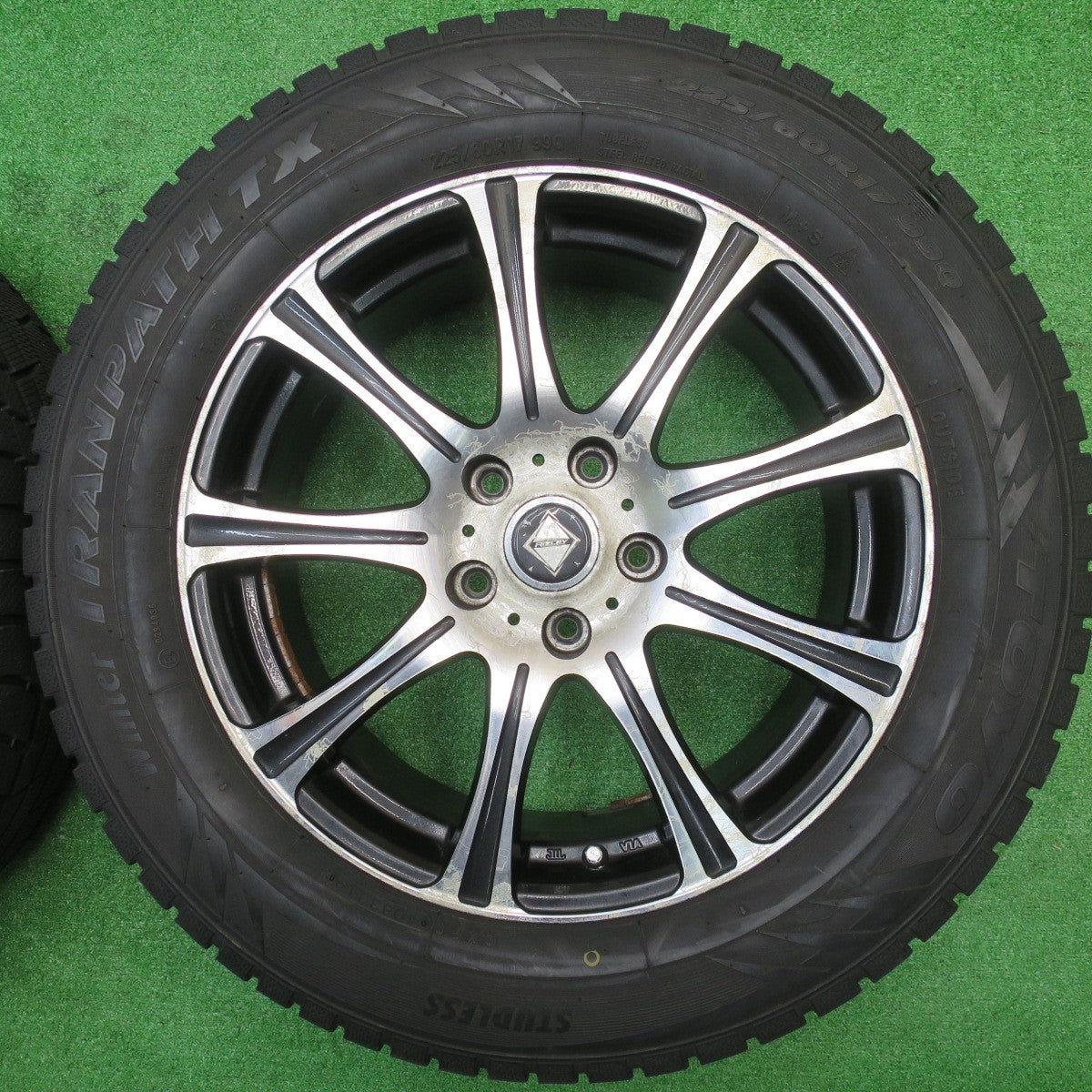 バリ溝!9.5分以上★スタッドレス 225/60R17 トーヨー ウインター トランパス TX RiZLEY ライツレー 17インチ PCD114.3/5H★5102604NJス