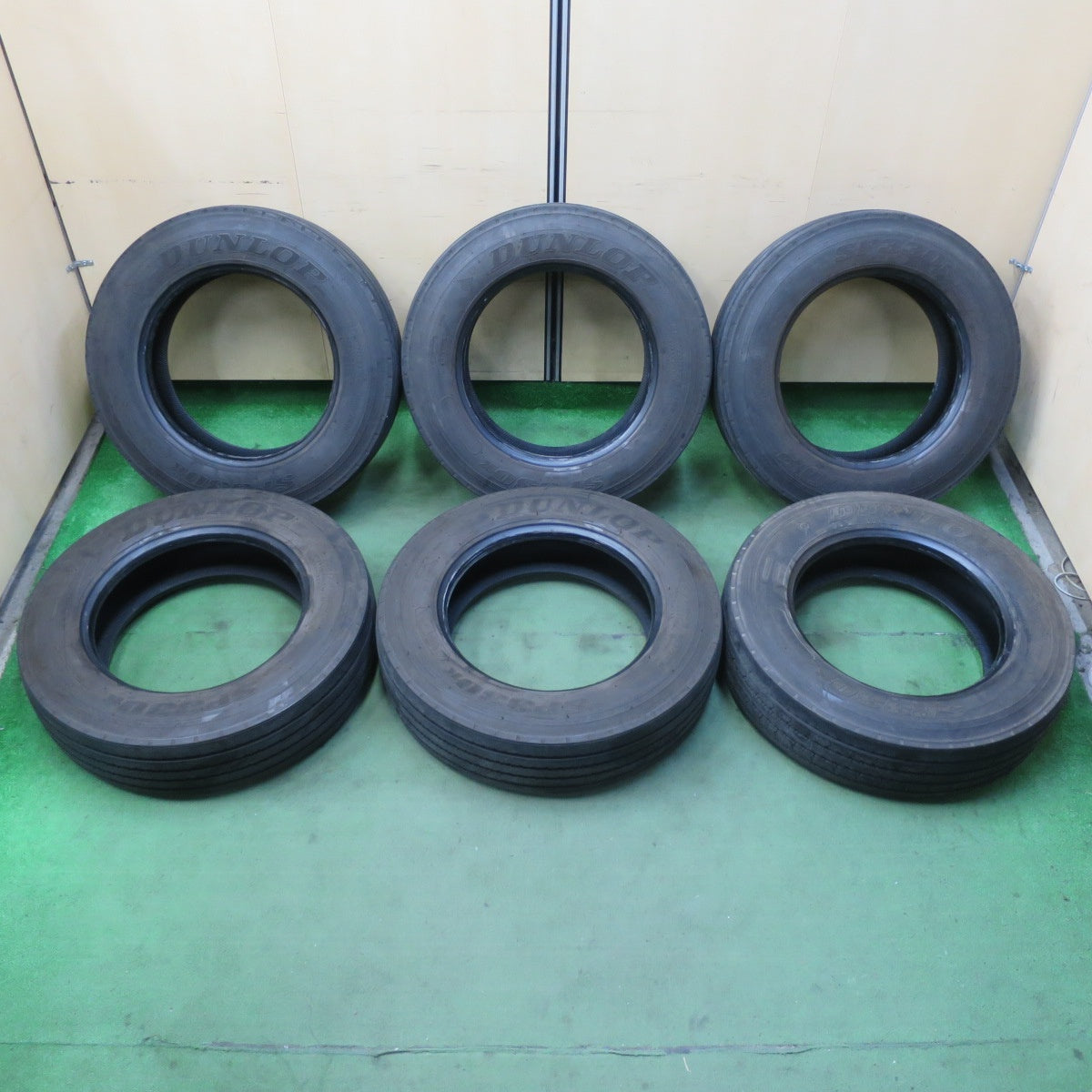 バリ溝!ほぼ10分!6本★トラック タイヤ 215/70R17.5 123/121J ダンロップ SP330K 17.5インチ★5102006イノタ
