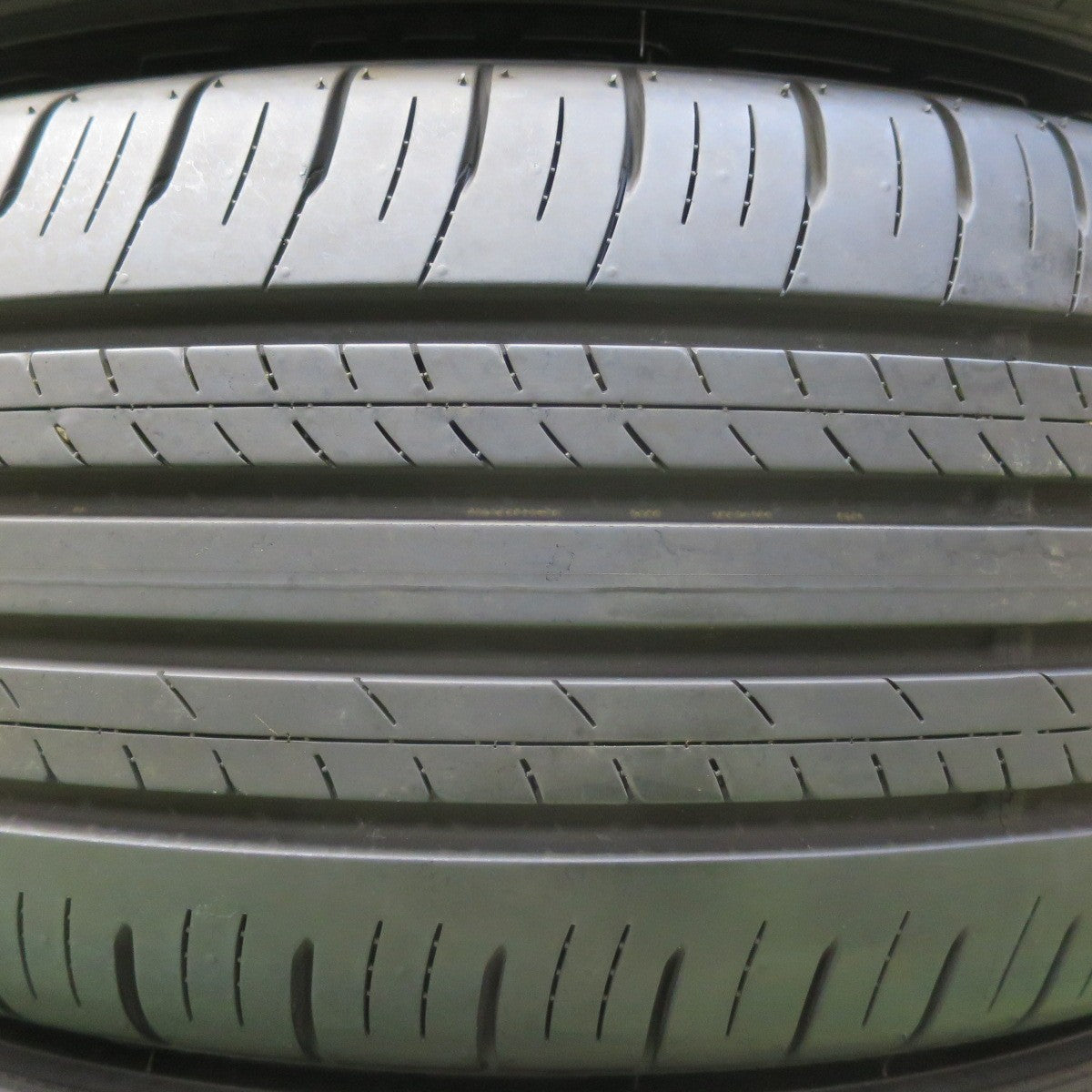 バリ溝!25年!9.5分以上★225/60R18 ダンロップ グラントレック PT30 タイヤ 18インチ ハリアー RAV4 等★5073102イノタ