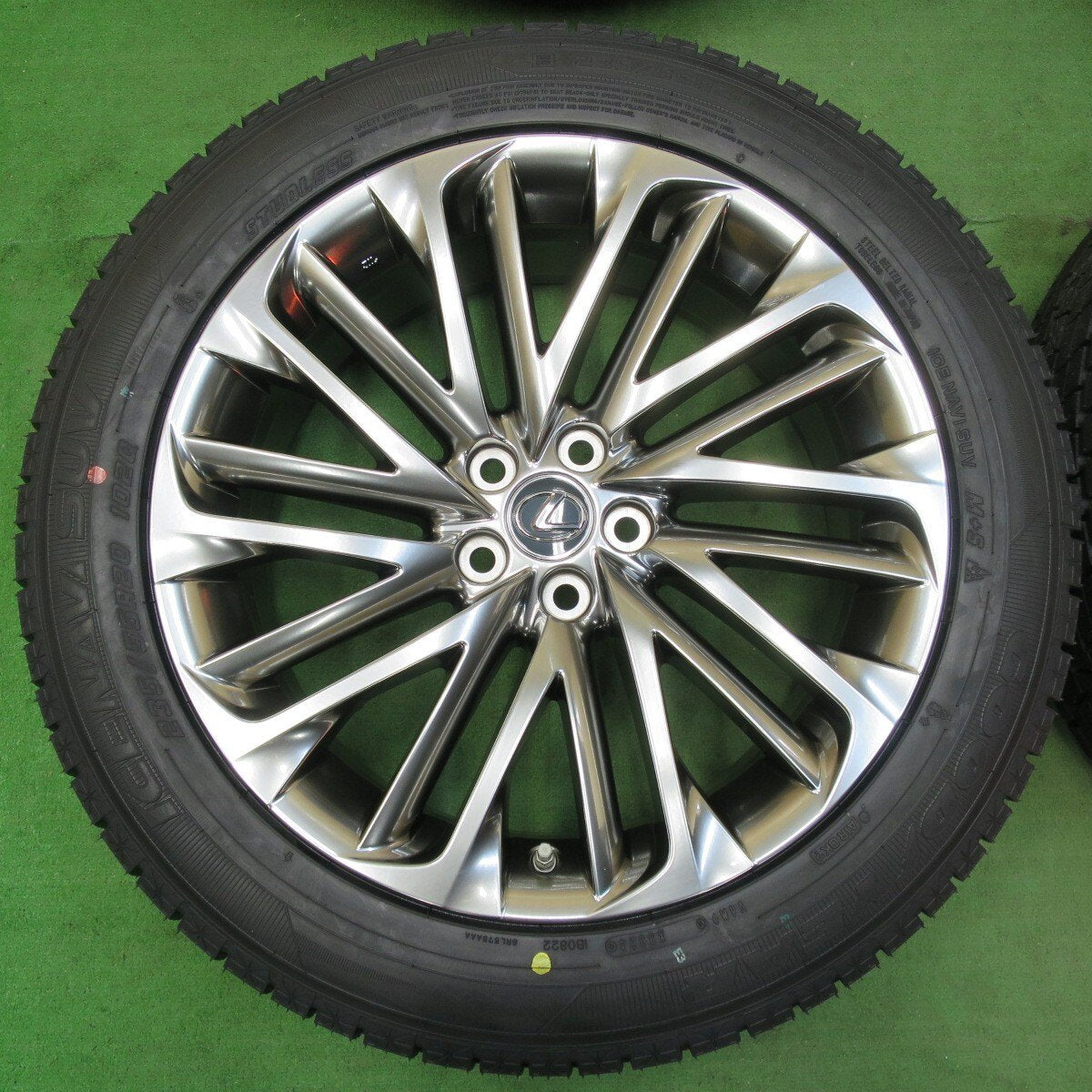 新車外し!タイヤ未使用!24年!センサー付★レクサス RX バージョンL 純正 235/55R20 スタッドレス グッドイヤー アイスナビ SUV PCD114.3/5H★4120608イス