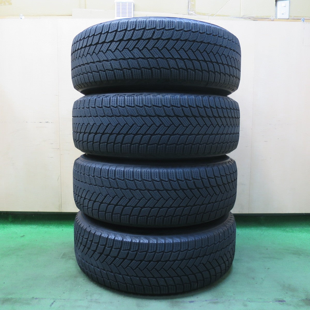 超バリ溝!23年!キレイ!ほぼ10分★スタッドレス 265/70R17 ミシュラン X-ICE SNOW SUV B-MUD K 17インチ PCD139.7/6H★5101709イス