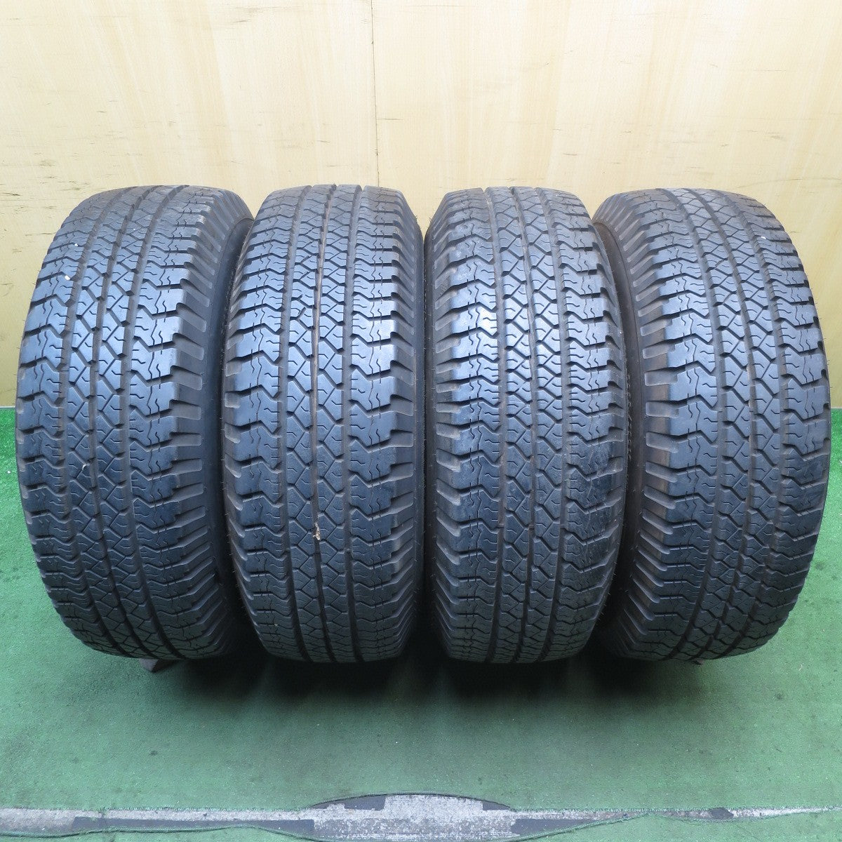 バリ溝!9.5分★ハマー H3 純正 265/75R16 グッドイヤー ラングラー RT/S 16インチ PCD139.7/6H★5083101NJノ