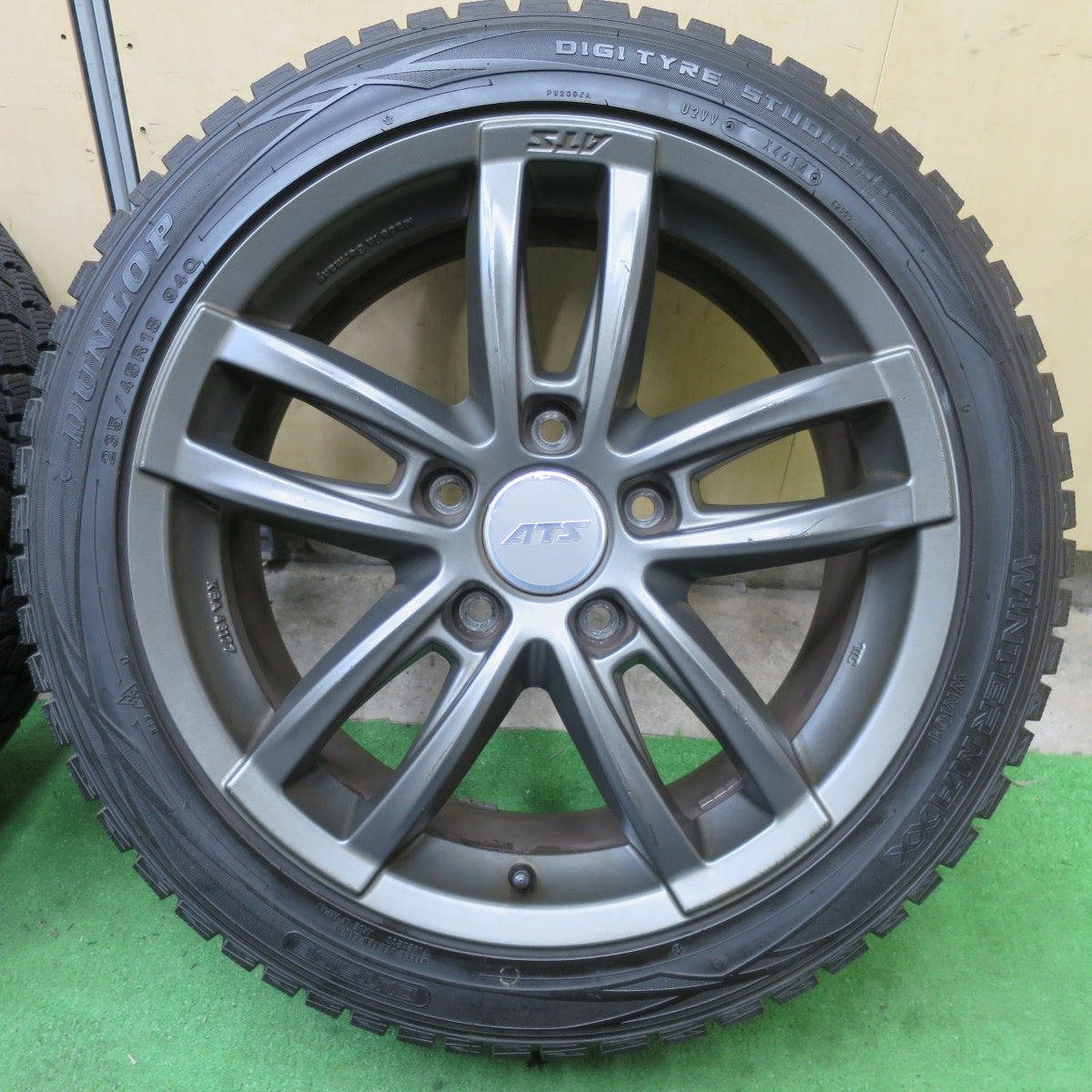 バリ溝!9.5分以上★ポルシェ 等 ATS 235/45R18 255/45R18 スタッドレス ダンロップ ウインターマックス WM01 18インチ PCD130/5H★5060503TTス
