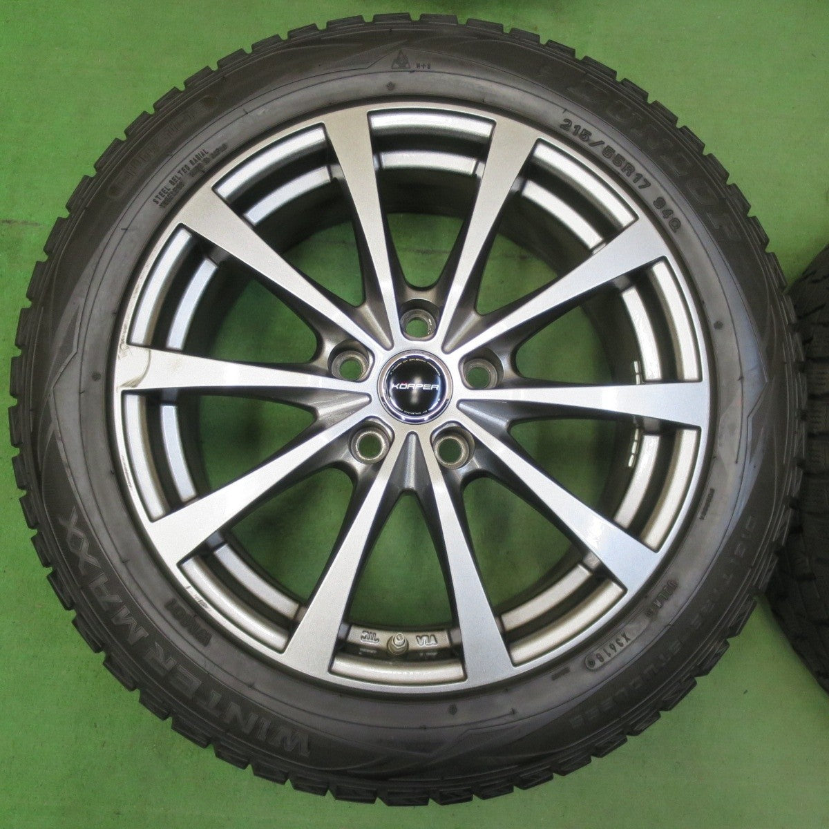 キレイ★スタッドレス 215/55R17 ダンロップ ウインターマックス WM01 KORPER ケルパー 17インチ PCD114.3/5H★5032209イス