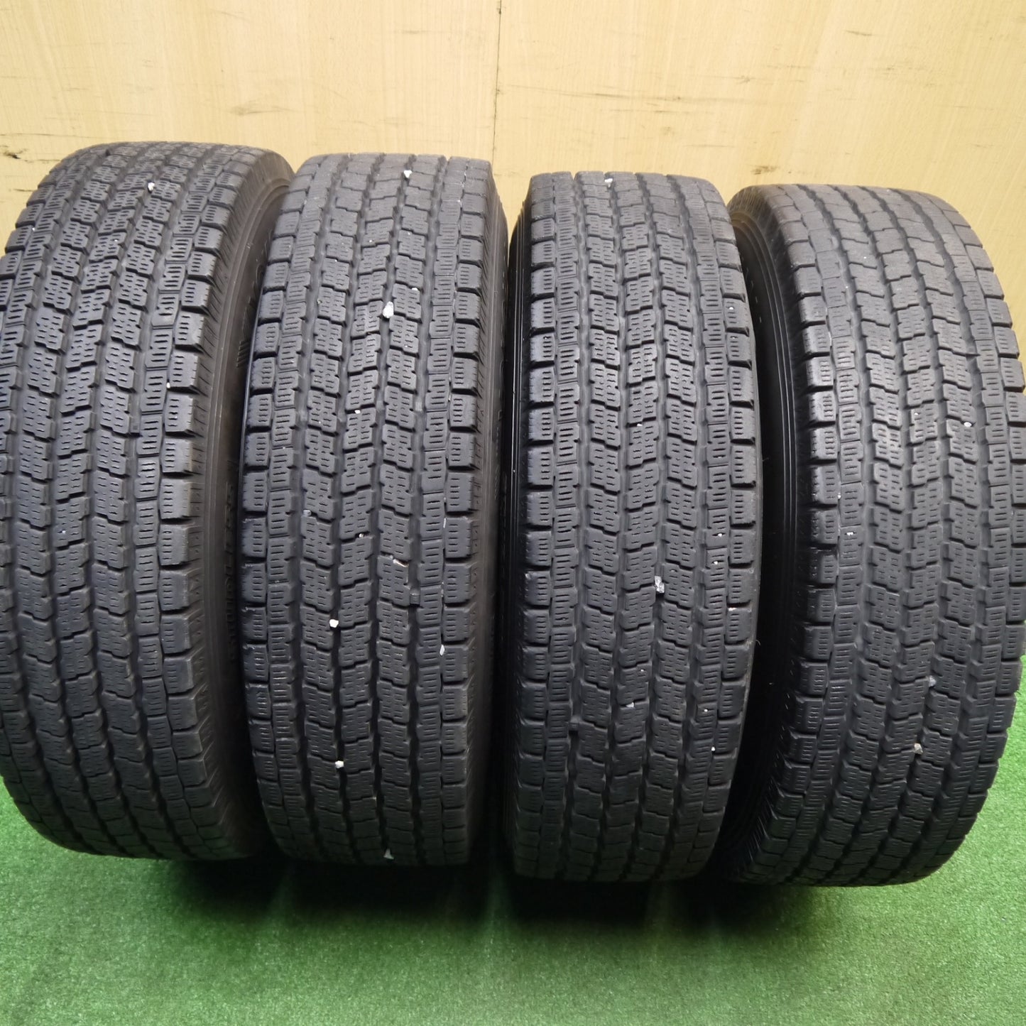 バリ溝!キレイ!9.5分★スタッドレス 185/75R15 106/104L 12PR ヨコハマ アイスガード iG91 Road Max MiD ロードマックス 15インチ PCD139.7/6H★5110413Hス