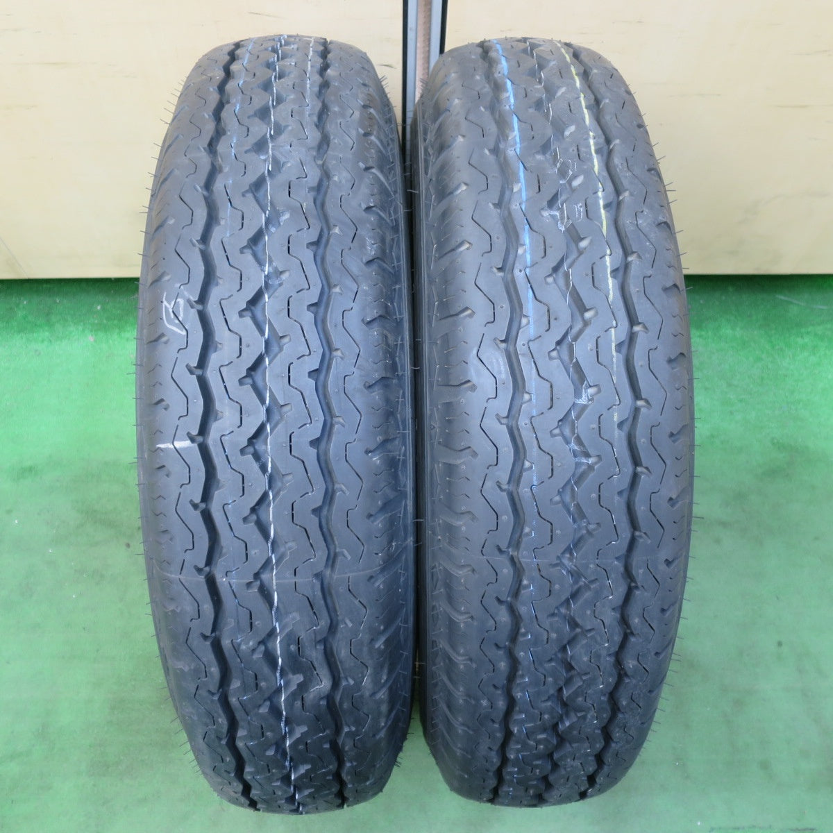 未使用!2本★トラック タイヤ 205/85R16 117/115L ダンロップ SPLT5 16インチ★5041602イノタ