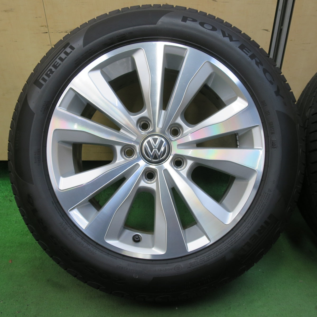 タイヤほぼ未使用!24年!キレイ★ワーゲン ゴルフ7 純正 205/55R16 ピレリ POWERGY TM 16インチ PCD112/5H★5070903イノ